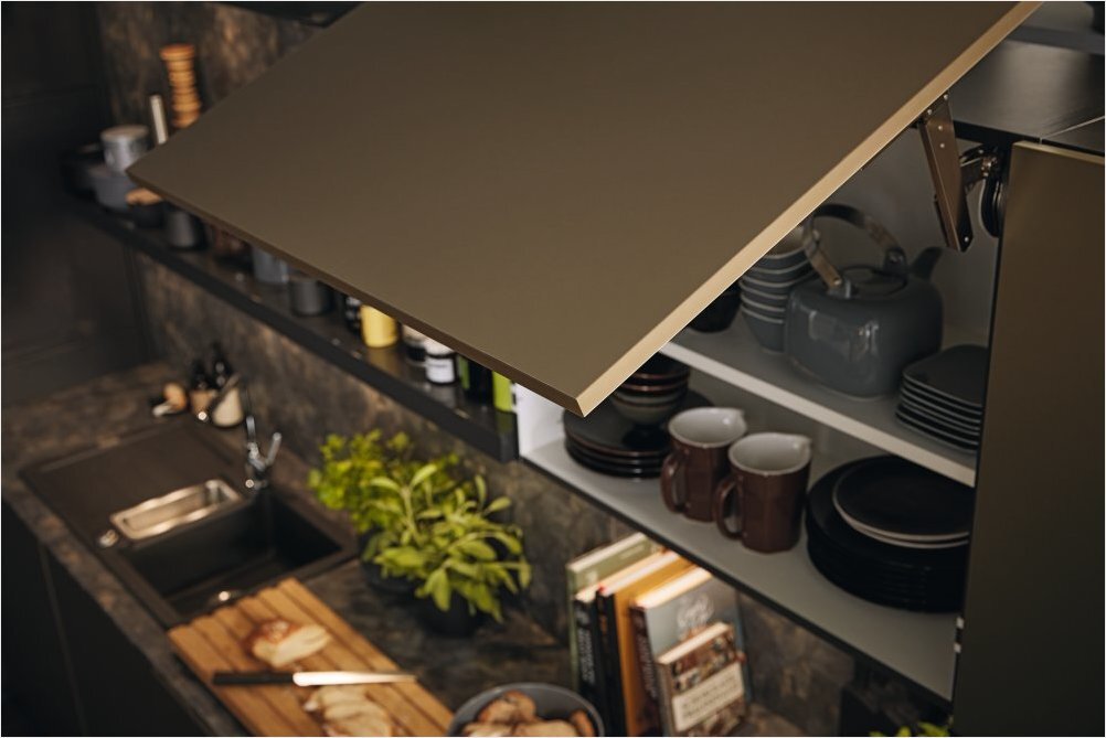 Nolte cabinet interior, perfect inside and outside