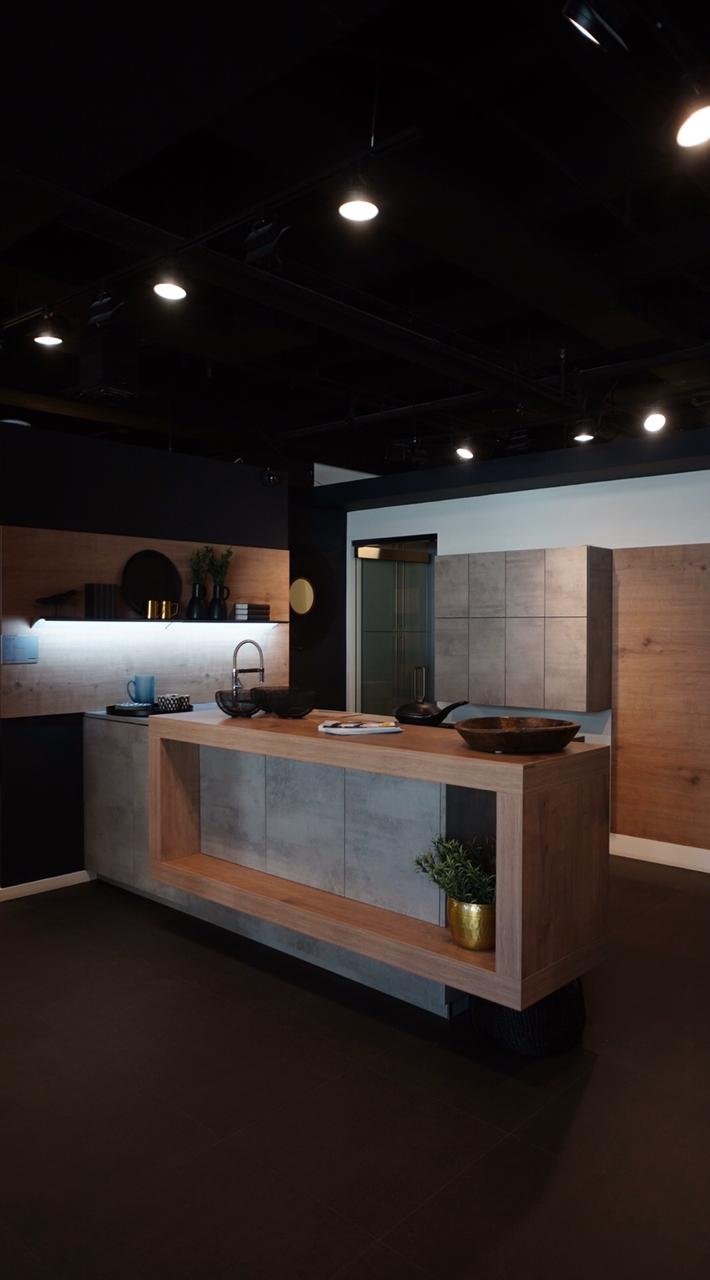 A&D Showroom 01 - Copy.jpg